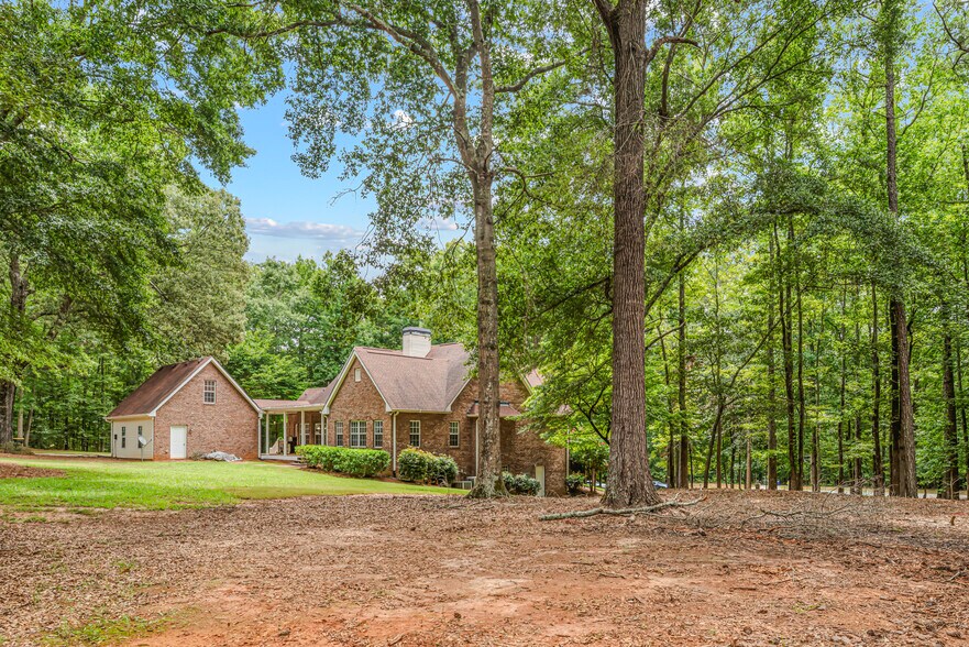 More Photos Of 170 St Gabriel Way, Fayetteville Light Manufacturing For Sale
