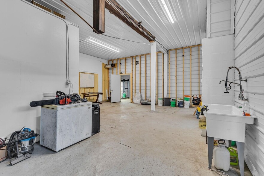 More Photos Of 2419 E Michigan Ave, Jackson Warehouse For Sale