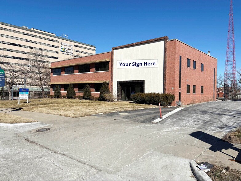 Primary Photo Of 3131 Broadway St, Kansas City Medical For Sale