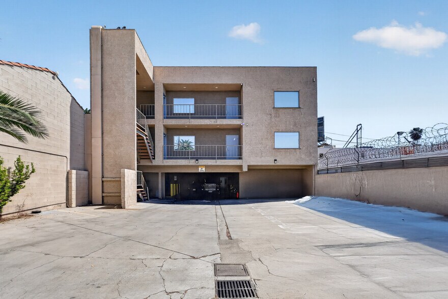 More Photos Of 20847 Sherman Way, Canoga Park Office For Sale