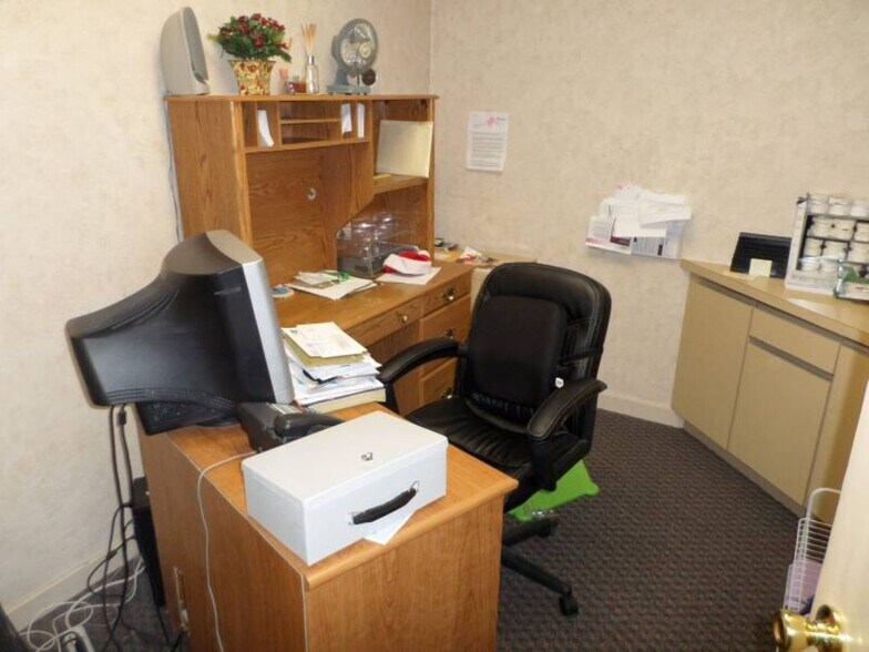 More Photos Of 1 Britton Pl, Voorhees Medical For Sale