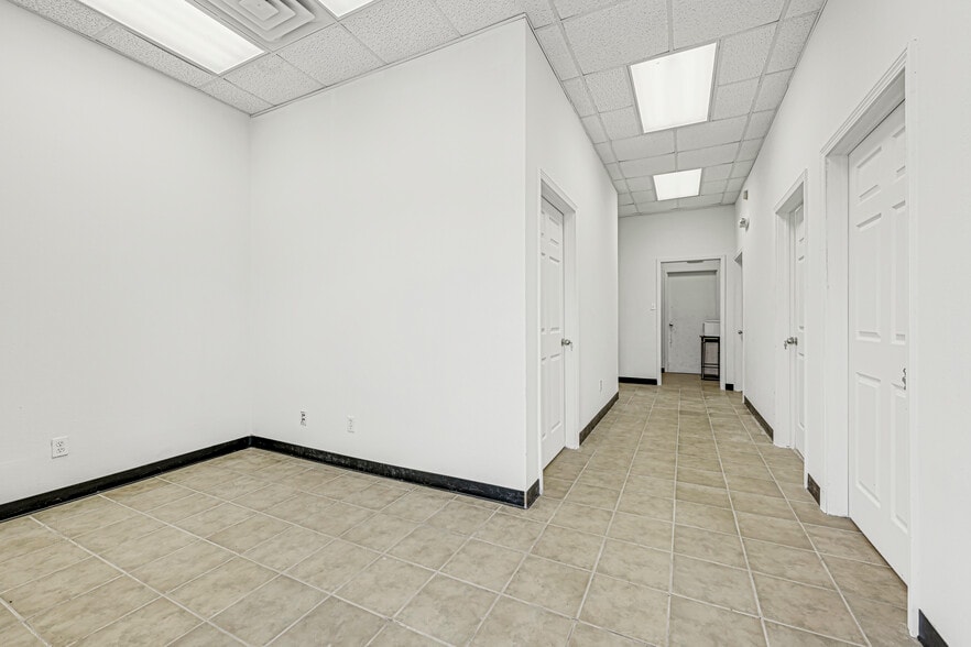 More Photos Of 5912 E FM-517, Dickinson Warehouse For Lease