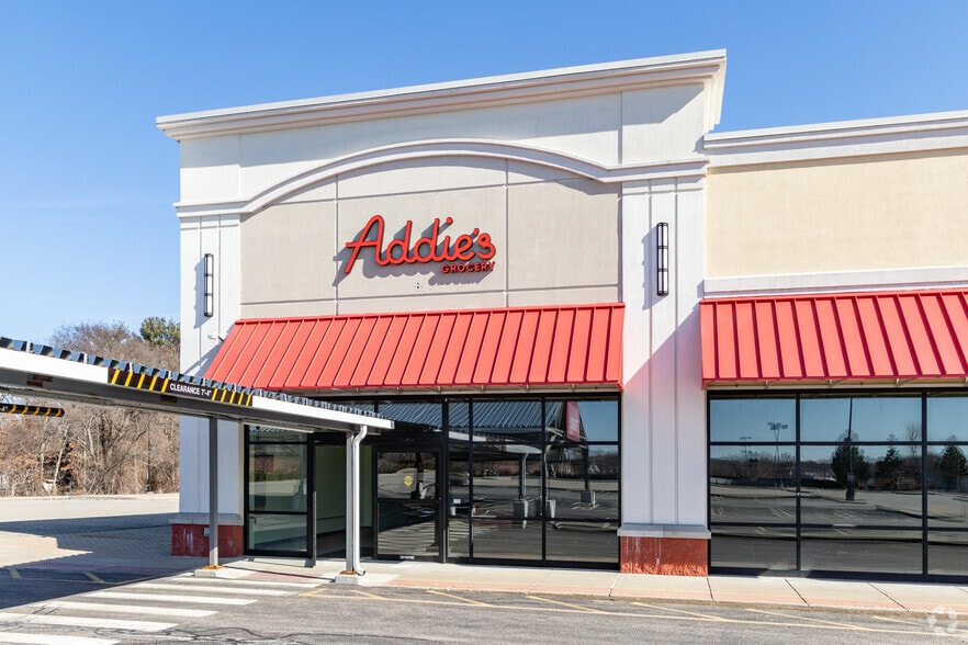 More Photos Of 935-949 Providence Hwy, Norwood Unknown For Lease