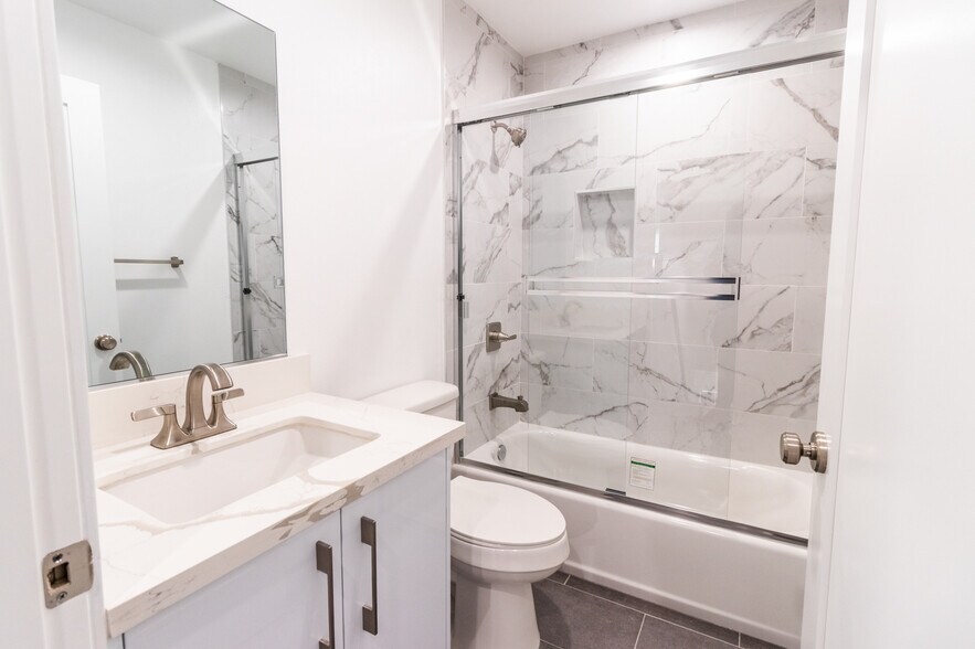 More Photos Of 1818 Thurman Ave, Los Angeles Apartments For Sale