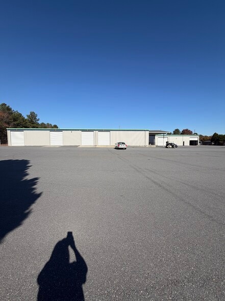 More Photos Of 441 Dunbar Rd, Warner Robins Warehouse For Lease