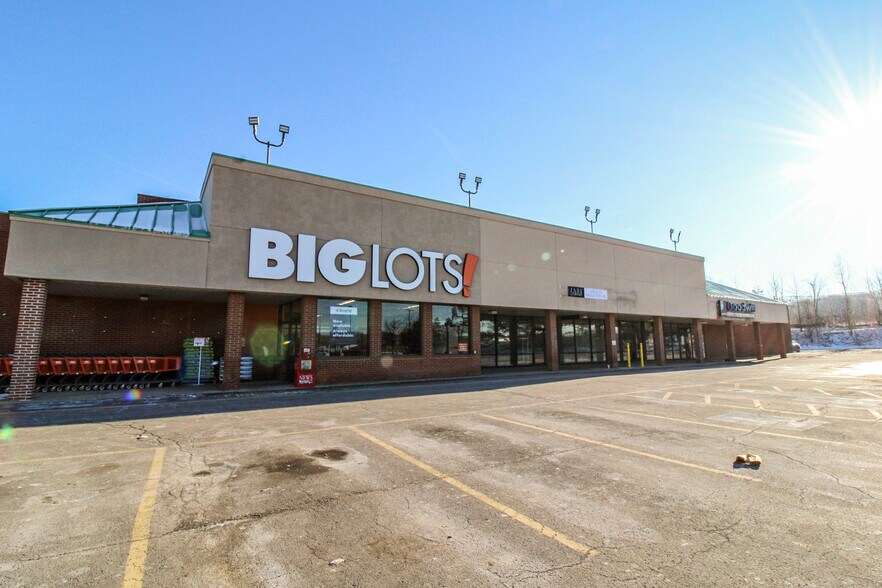 More Photos Of 2611 Ellwood Rd, New Castle Storefront For Lease