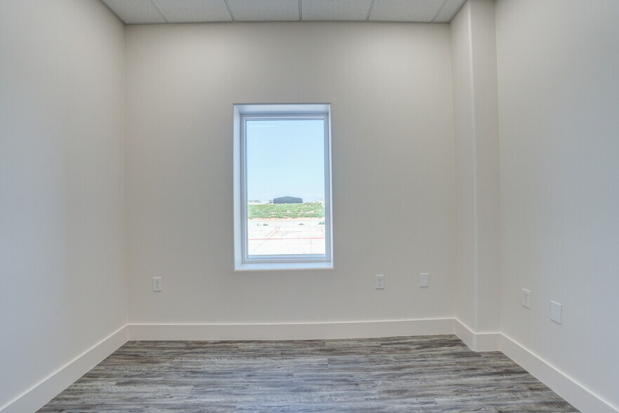 More Photos Of 3814 County Road 1350, Lubbock Distribution For Sale