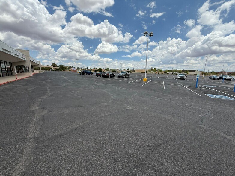 More Photos Of 1340-1360 N San Antonio Ave, Douglas Storefront For Lease
