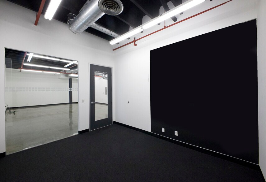 More Photos Of 8901 S La Cienega Blvd, Inglewood Office For Lease