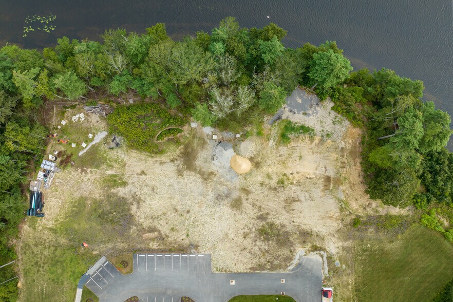 More Photos Of 57 Long Point Rd, Lakeville Specialty For Sale