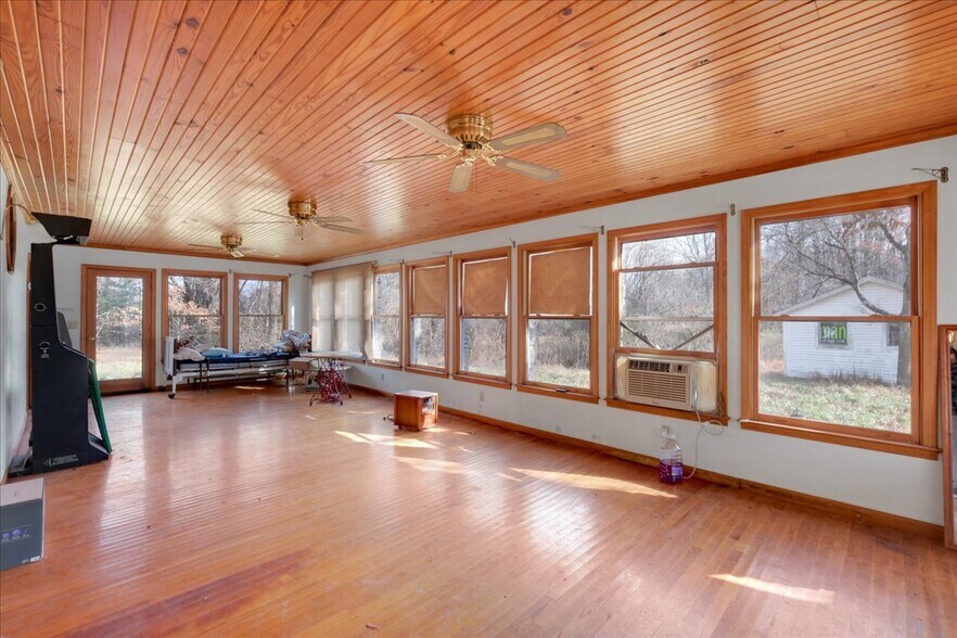 More Photos Of 9512 National Turnpike, Fairdale Land For Sale