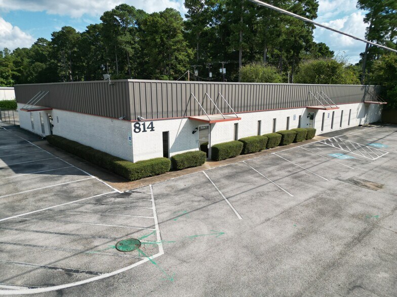 More Photos Of 812 S Eastman Rd, Longview Unknown For Lease