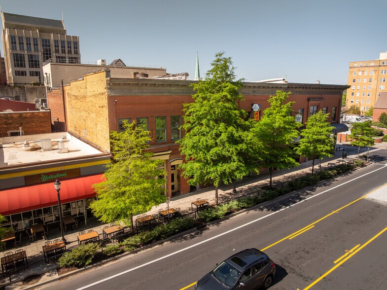 More Photos Of 15 W Washington St, Greenville Restaurant For Lease