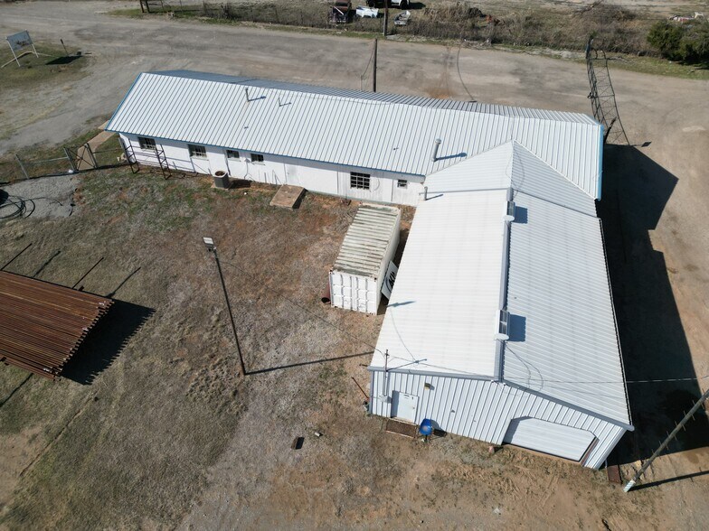 More Photos Of 601 E Pine St, Cushing Truck Terminal For Sale