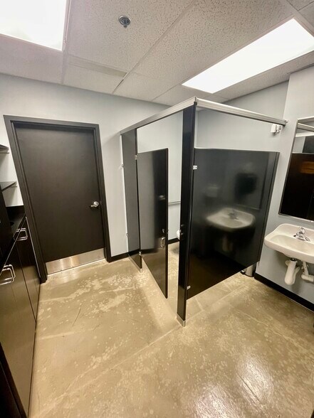 More Photos Of 1020-1030 Euclid Ave, Cleveland Apartments For Lease