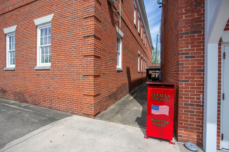 More Photos Of 303 E Broad St, Eufaula Office For Sale