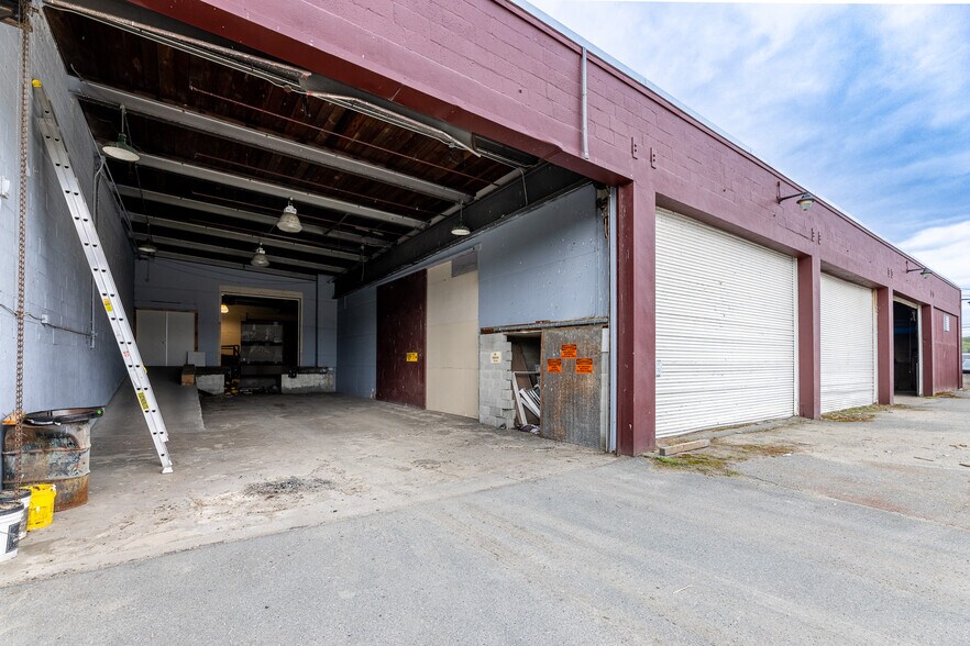 More Photos Of 1139-1143 Clark Pond Rd, North Haverhill Manufacturing For Sale