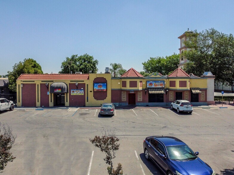 More Photos Of 200 N J St, Tulare Restaurant For Lease