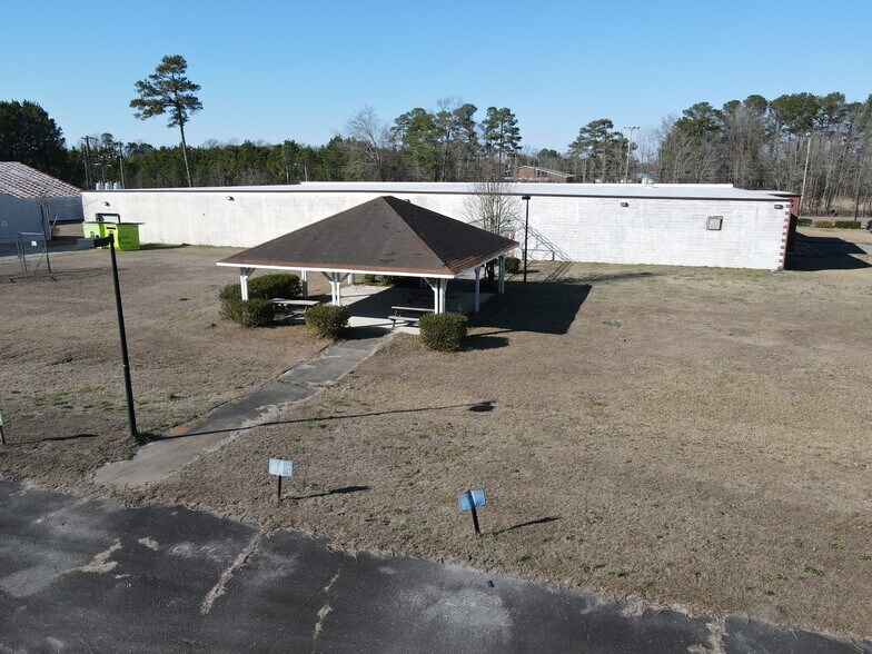 More Photos Of 101 W New St, Pink Hill Warehouse For Sale