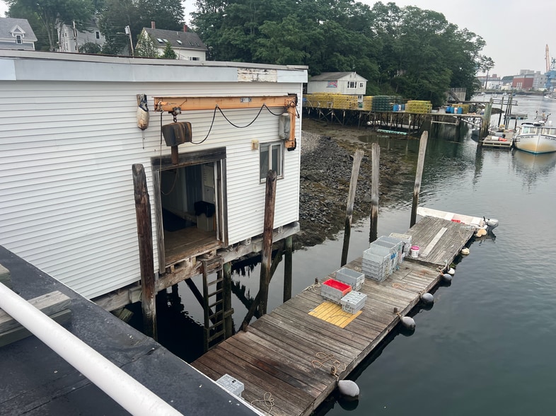 More Photos Of 9 Water St, Kittery General Retail For Lease