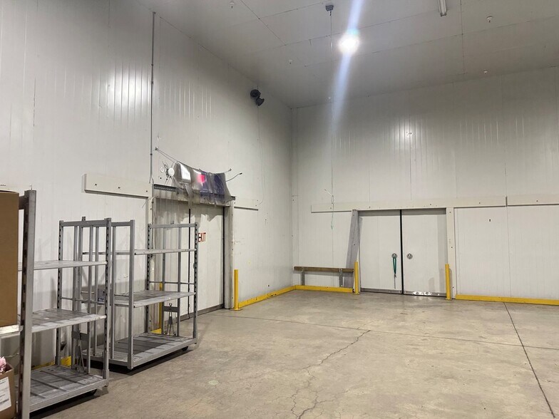 More Photos Of 160 Broadway, Cresskill Warehouse For Lease