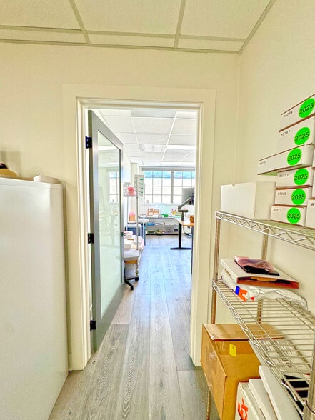 More Photos Of 1525 State St, Santa Barbara Office For Sale