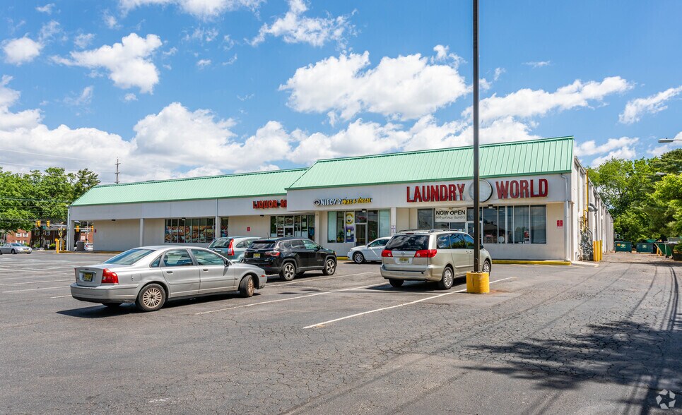 More Photos Of 1600 E Saint Georges Ave, Linden Restaurant For Sale