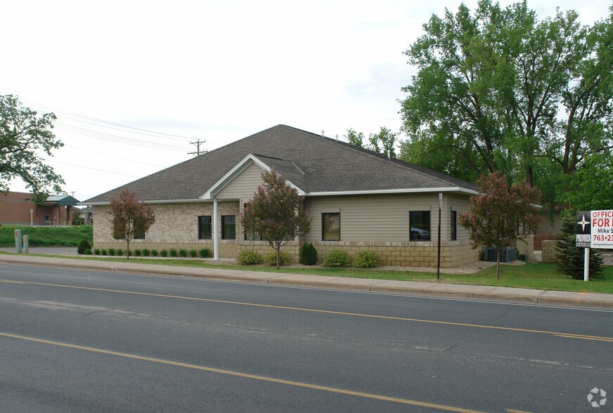 More Photos Of 221 Main St, Elk River Office For Lease