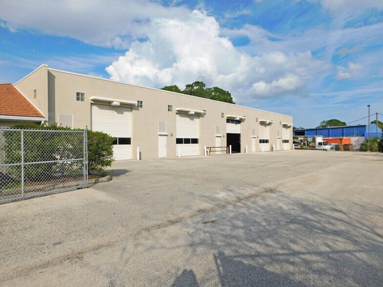 More Photos Of 5145 Commercial Dr, Melbourne Warehouse For Lease