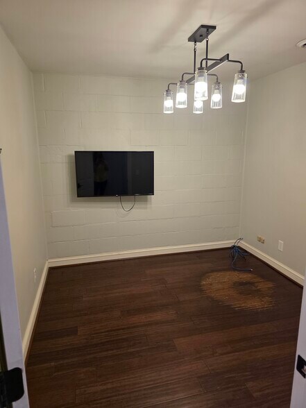 More Photos Of 9213 First St, Baroda Office For Lease