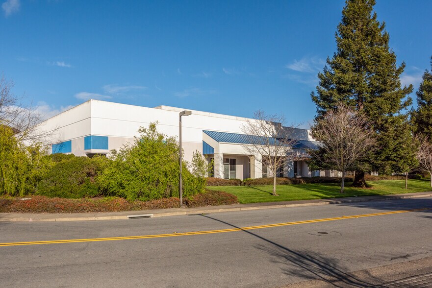 More Photos Of 740 Southpoint Blvd, Petaluma Industrial For Sale
