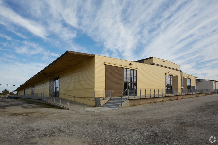 More Photos Of 112 E 22nd St, San Pedro Warehouse For Lease