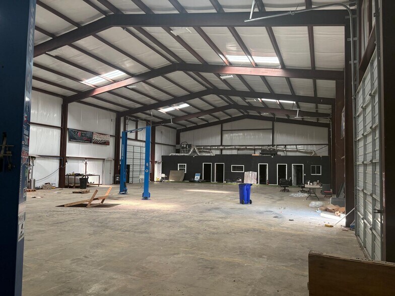 More Photos Of 2200 High Tech, Waxahachie Industrial For Lease