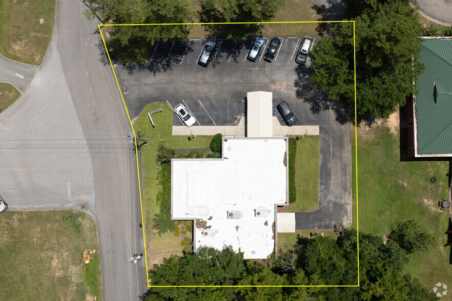 More Photos Of 1207 Azalea Pl, Brewton Medical For Lease