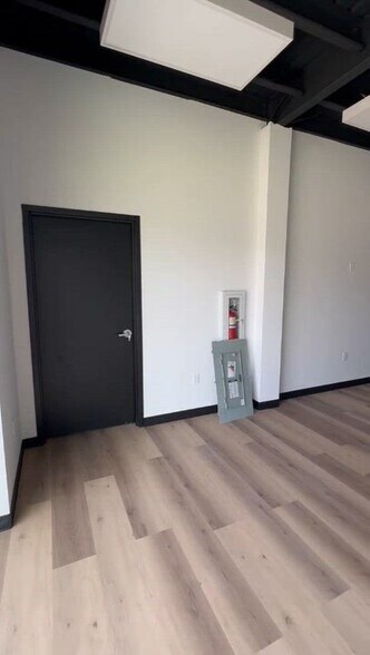 Primary Photo Of 32502 Tamina Rd, Magnolia Office For Lease