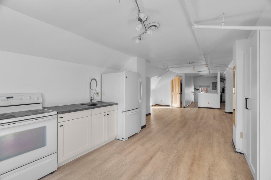 More Photos Of 2420 4th Ave S, Minneapolis Apartments For Sale