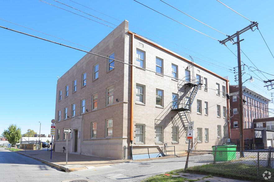 More Photos Of 462 N Taylor Ave, Saint Louis Office For Lease