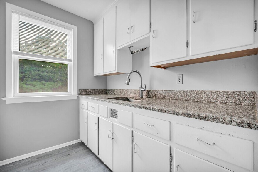 More Photos Of 885 S Green Rd, Cleveland Apartments For Sale
