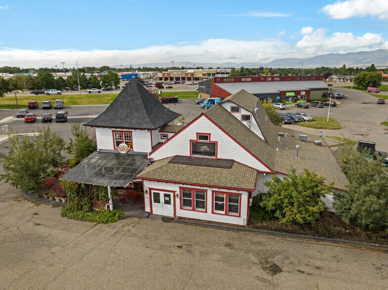 More Photos Of 2711 W College St, Bozeman Restaurant For Sale