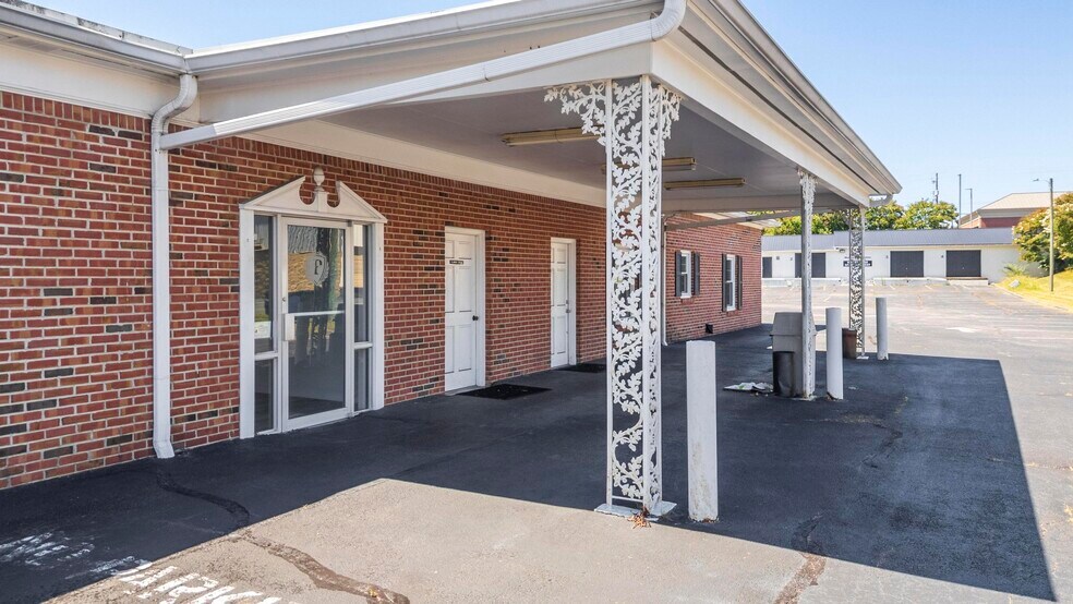 More Photos Of 2415 N Ocoee St, Cleveland Funeral Home For Sale