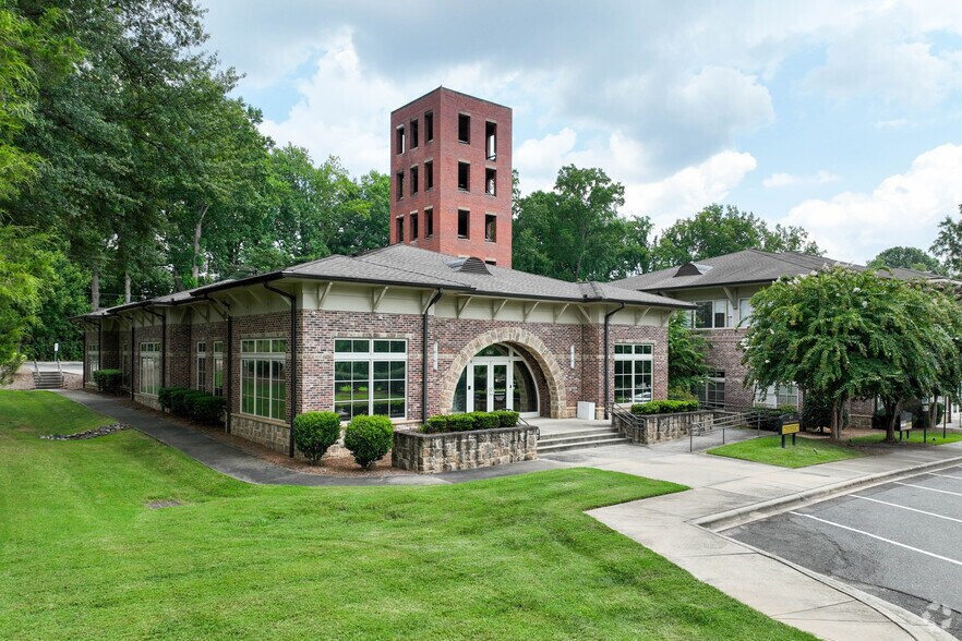 Primary Photo Of 2615 E 7th St, Charlotte Medical For Sale