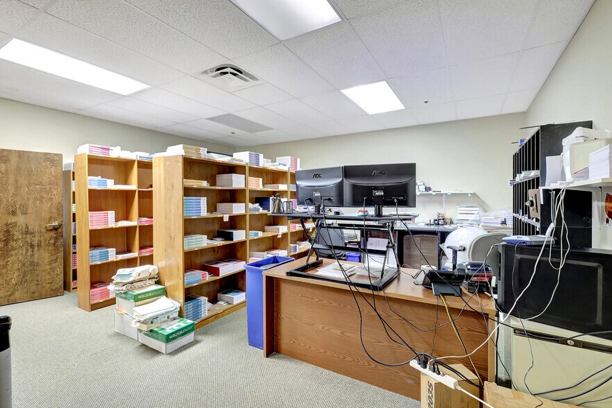 More Photos Of 5620 W Sligh Ave, Tampa Loft Creative Space For Sale