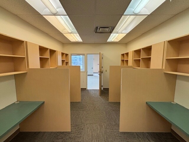 More Photos Of 3674 E Country Field Cir, Wasilla Storefront Retail Office For Sale