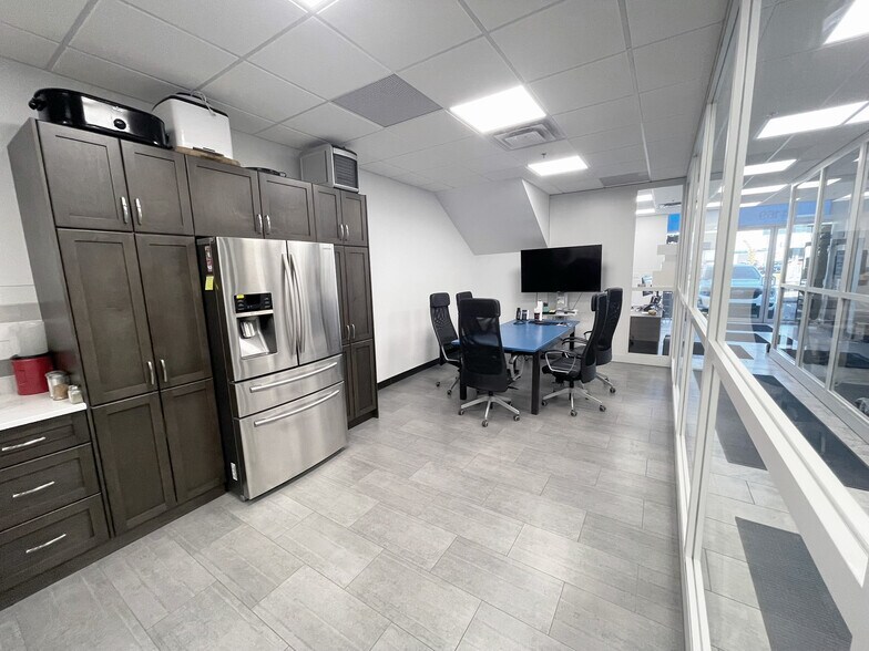 More Photos Of 14165-14185 162 Ave NW, Edmonton Showroom For Sale