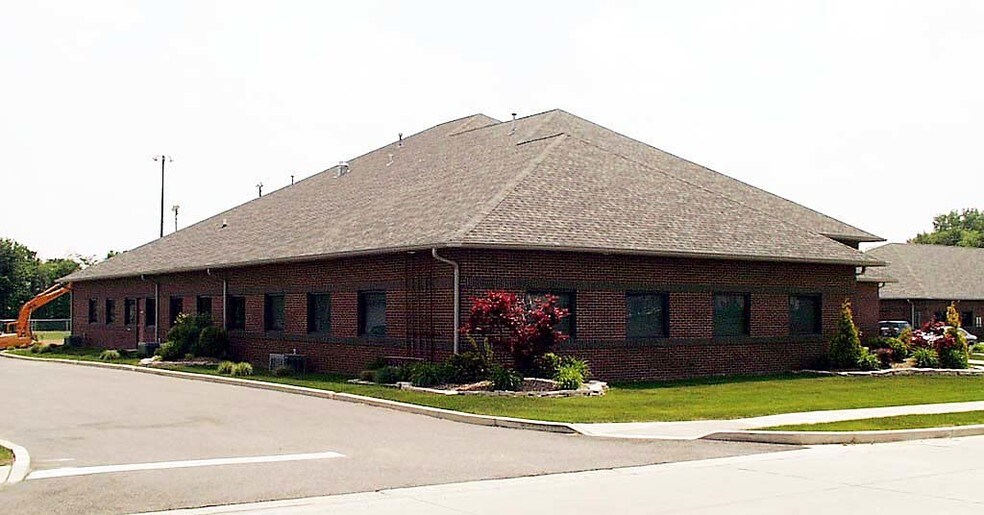 More Photos Of 1331 Park Plaza Dr, O'Fallon Office For Lease