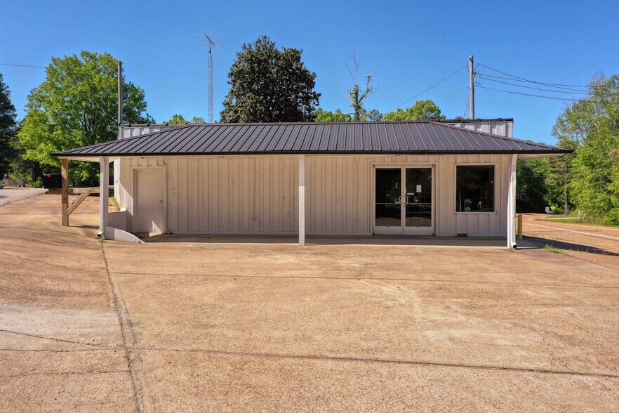 More Photos Of 13700 Hwy 70, Huntingdon Storefront For Sale