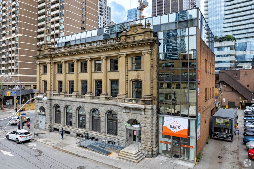 More Photos Of 6 Charles St E, Toronto Storefront Retail Office For Lease