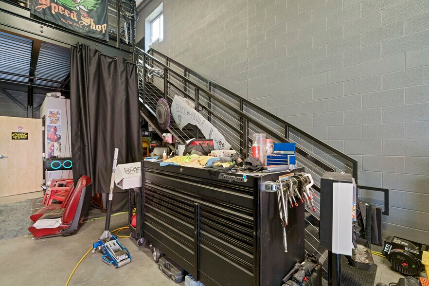 More Photos Of 2100 Double Creek Dr, Round Rock Warehouse For Sale