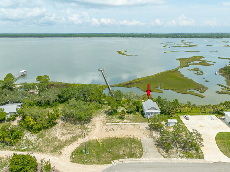 More Photos Of 127 Harbor Cir, Panacea Office Residential For Sale