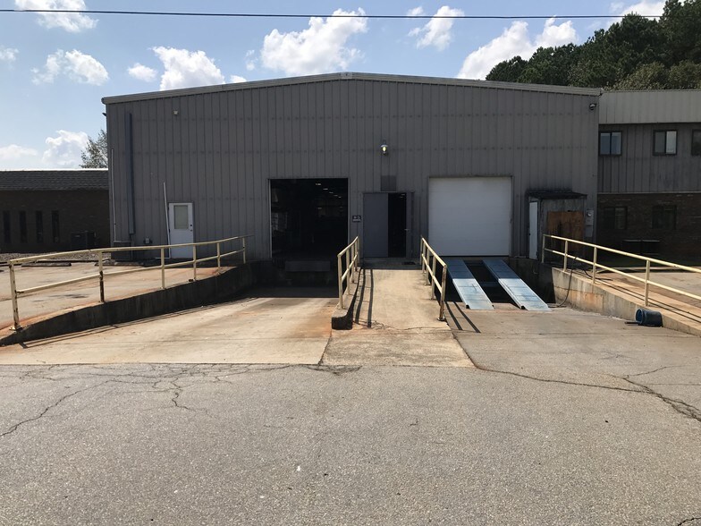 More Photos Of 125 Leader Dr, Piedmont Manufacturing For Lease